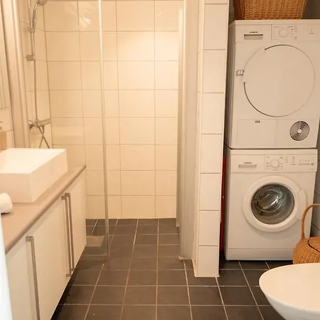 Modern 1br, Balcony & Free Parking Apartman