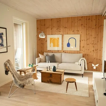 Lejlighed Modern 1br, Balcony & Free Parking