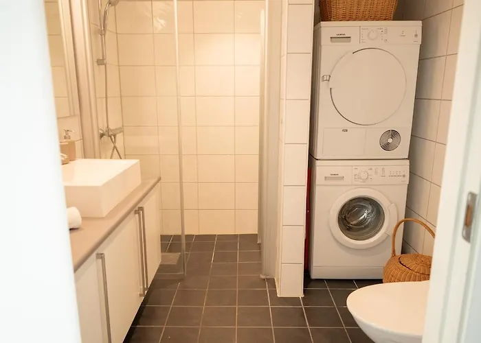 Modern 1br, Balcony & Free Parking Lejlighed